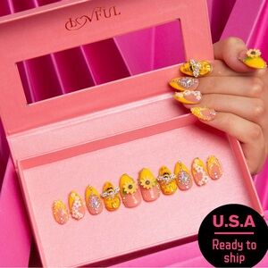 NIB Lovful 3D Honey Bee Sz SMALL short almond length Handmade Press On Nails